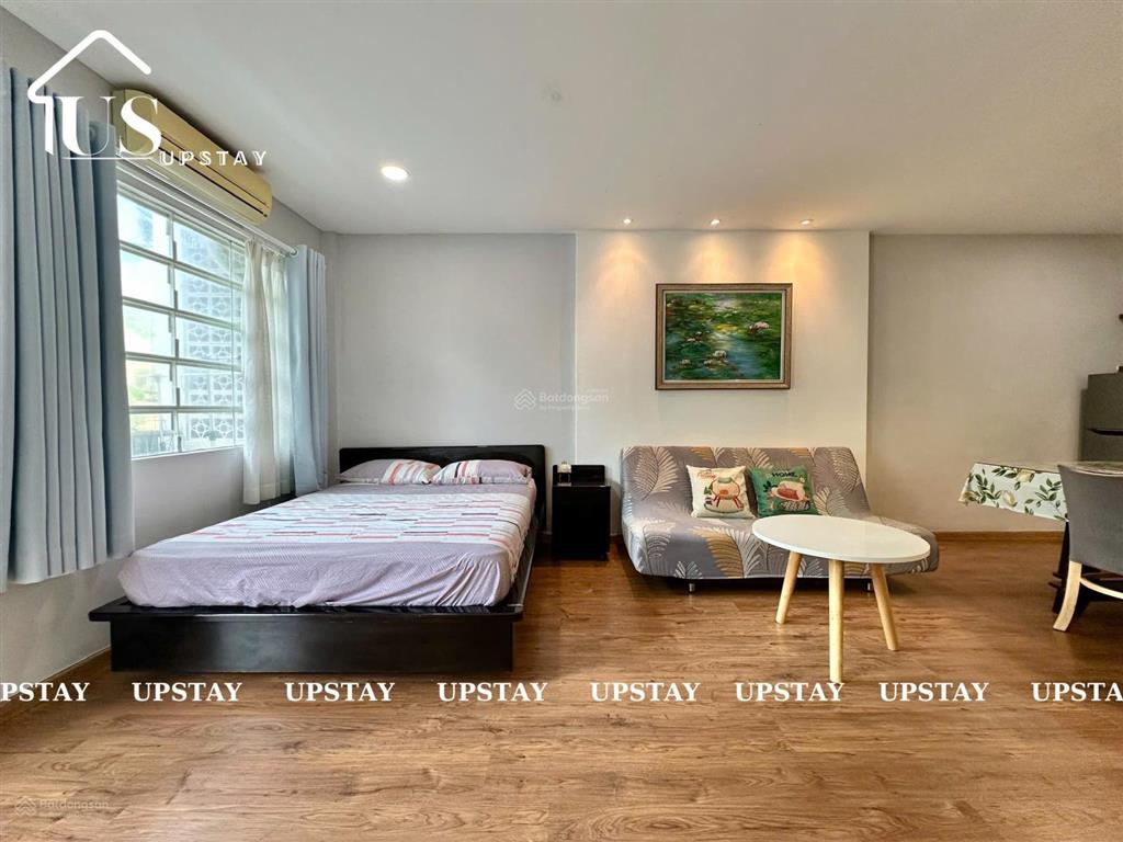 Cho thuê phòng 50m2 có sân vườn mặt tiền hoàng sa, tân định. đầy đủ tiện nghi cao cấp. 2 ban công