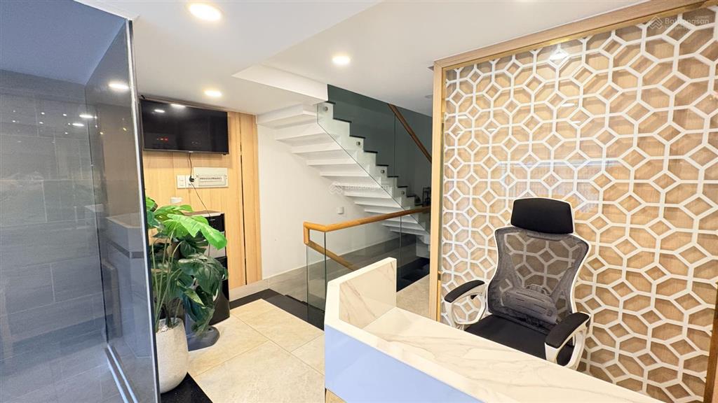 Cho thuê chdv 1pn balcony phong cách tokyo full tiện nghi cao cấp. thang máy hầm xe. ưu đãi 2tr/th