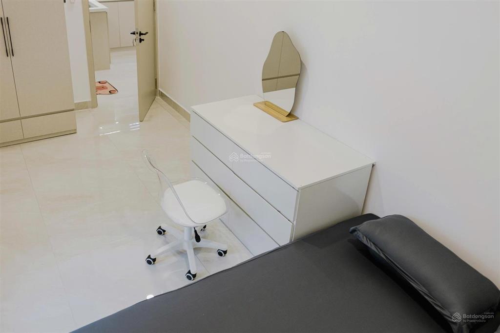 Cho thuê 2pn 50m2 mới hoàn thiện mặt tiền nguyễn trãi, quận 1. full tiện nghi cao cấp