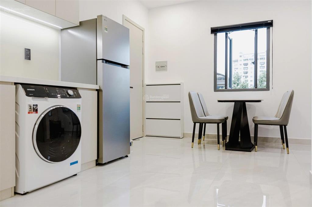 Cho thuê 2pn 50m2 mới hoàn thiện mặt tiền nguyễn trãi, quận 1. full tiện nghi cao cấp