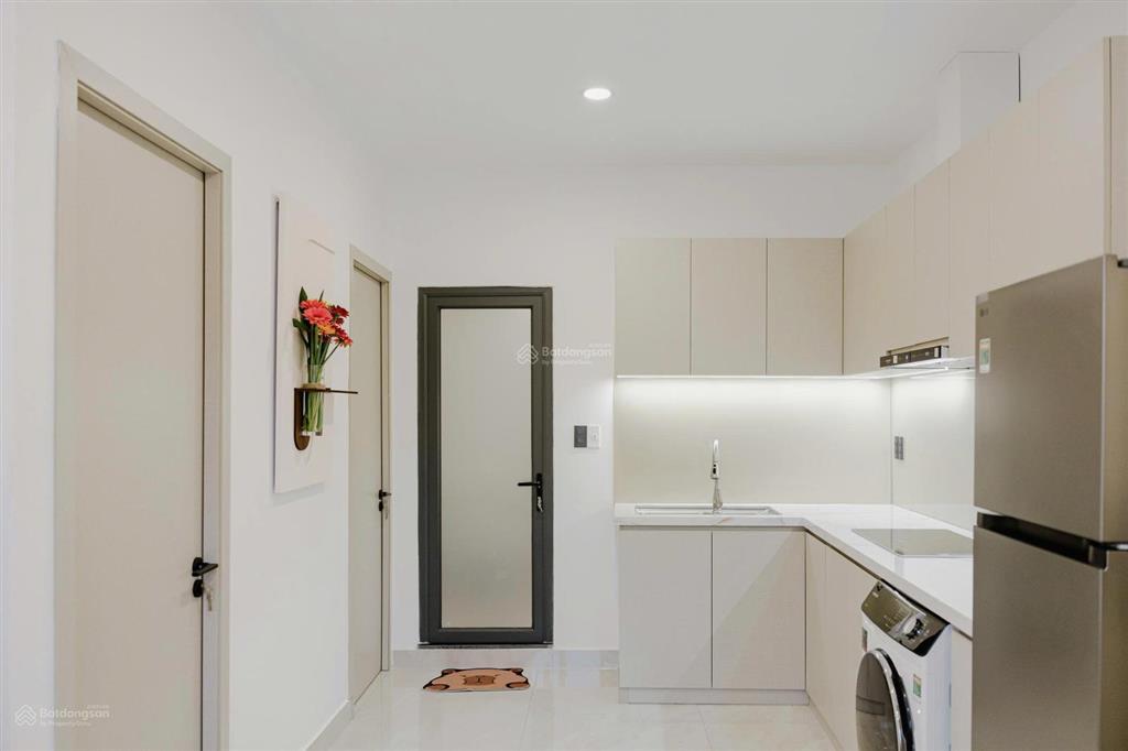 Cho thuê 2pn 50m2 mới hoàn thiện mặt tiền nguyễn trãi, quận 1. full tiện nghi cao cấp