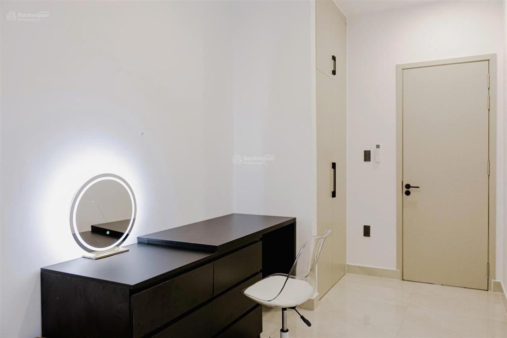 Cho thuê 2pn 50m2 mới hoàn thiện mặt tiền nguyễn trãi, quận 1. full tiện nghi cao cấp