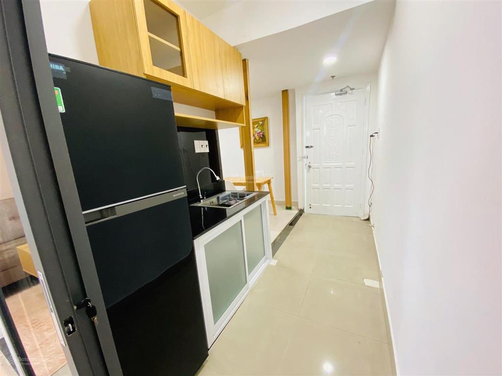 Cho thuê 1pn + studio tách bếp full tiện nghi ngay cầu lê văn sỹ. giảm 500k/th