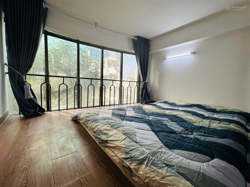 Cho thuê căn hộ duplex ban công full nội thất ngay metro bến thành  quận 1. giảm sâu đón khách t10