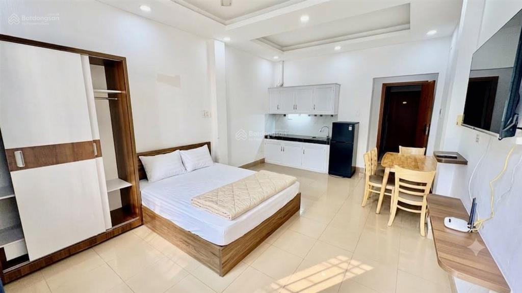Cho thuê studio ban công thang máy máy giặt riêng full tiện nghi 40m2 ngay cô giangbến thànhq1