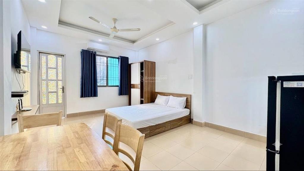 Cho thuê studio ban công thang máy máy giặt riêng full tiện nghi 40m2 ngay cô giangbến thànhq1