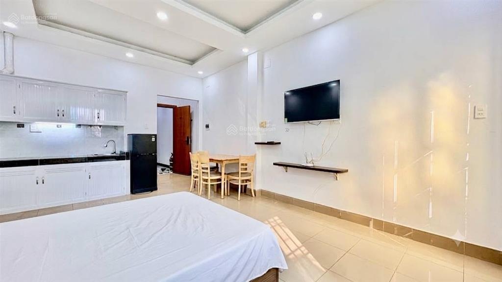 Cho thuê studio ban công thang máy máy giặt riêng full tiện nghi 40m2 ngay cô giangbến thànhq1
