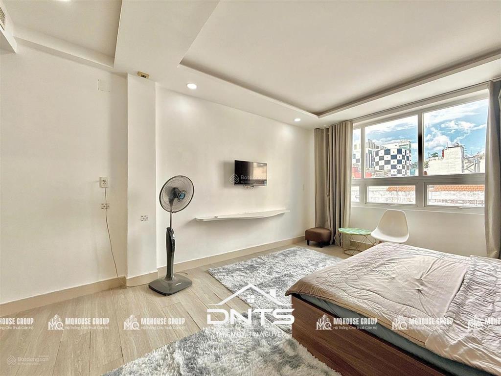 Cho thuê căn hộ studio tách bếp cửa sổ lớn full tiện nghi ngay bến thành  q1. giá hạt dẻ