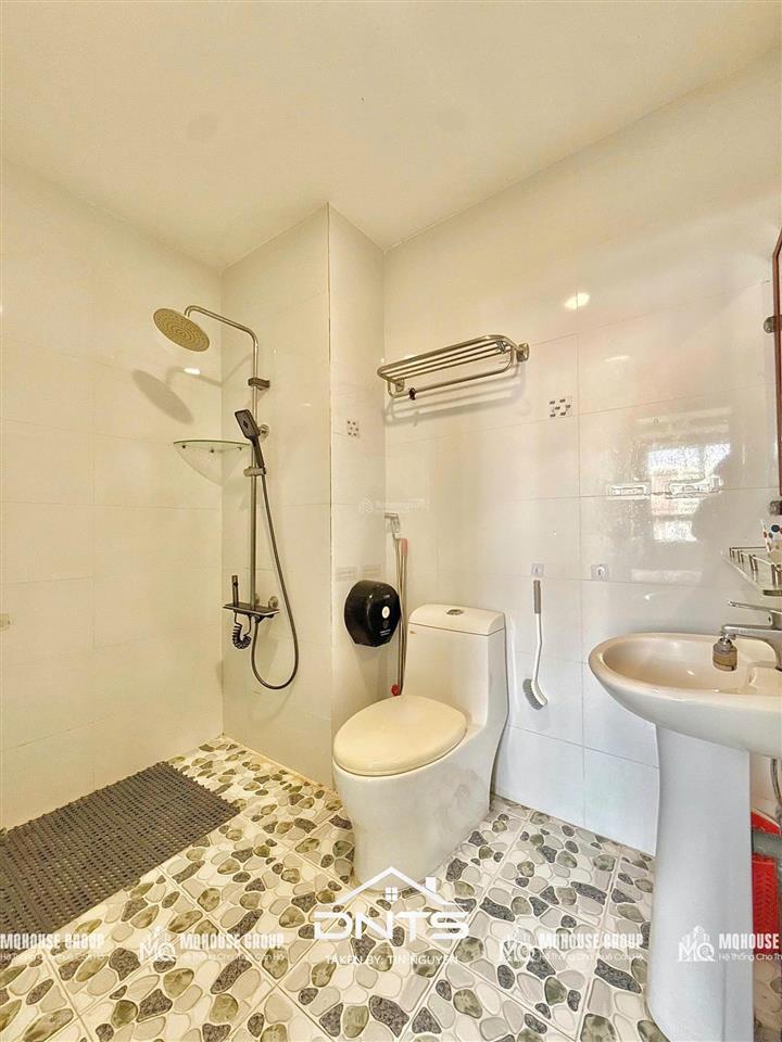 Cho thuê căn hộ studio tách bếp cửa sổ lớn full tiện nghi ngay bến thành  q1. giá hạt dẻ