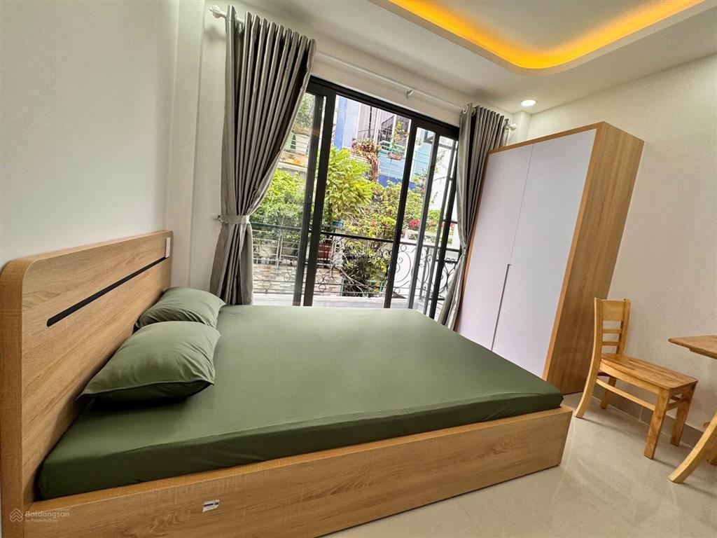 Khai trương tòa chdv mới xây full nội thất cửa sổ ban công lớn ngay cống quỳnh bùi viện q1.