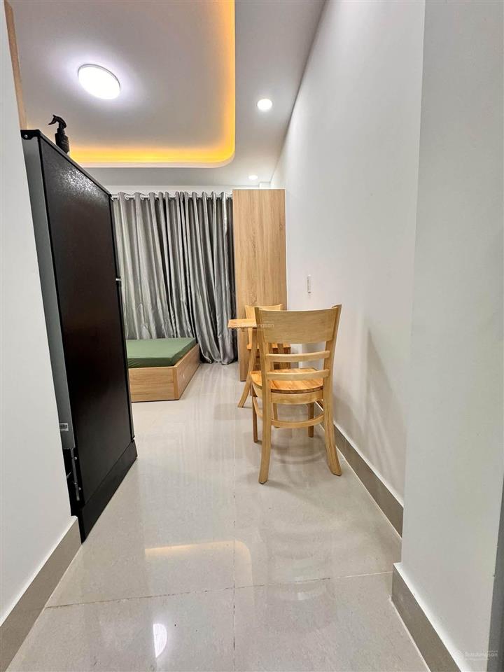 Khai trương tòa chdv mới xây full nội thất cửa sổ ban công lớn ngay cống quỳnh bùi viện q1.