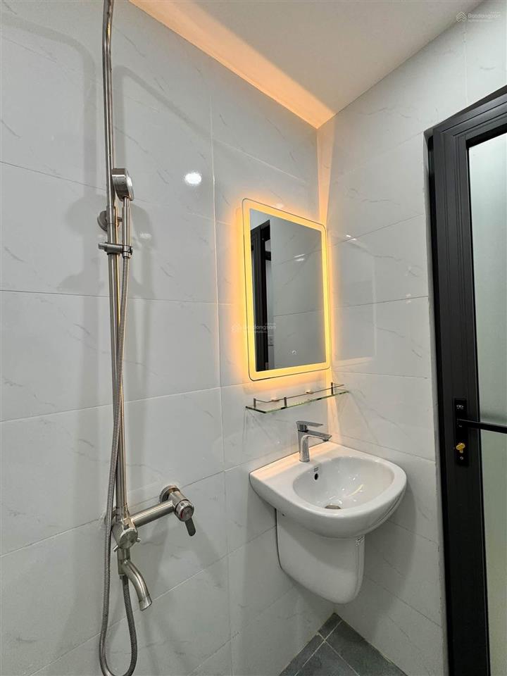 Khai trương tòa chdv mới xây full nội thất cửa sổ ban công lớn ngay cống quỳnh bùi viện q1.