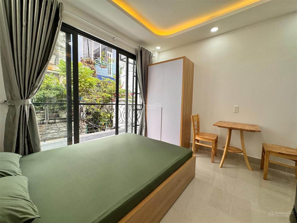 Khai trương tòa chdv mới xây full nội thất cửa sổ ban công lớn ngay cống quỳnh bùi viện q1.