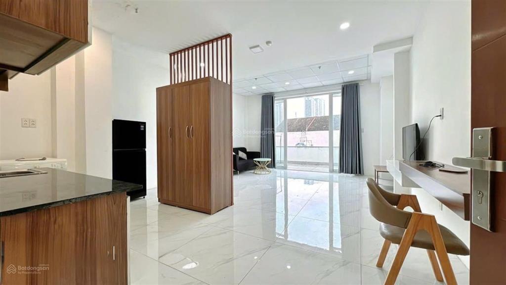 Cho thuê căn hộ studio ban công lớn 55m2 ntcb ngay đề thám  bến thành.  0929 292 ***
