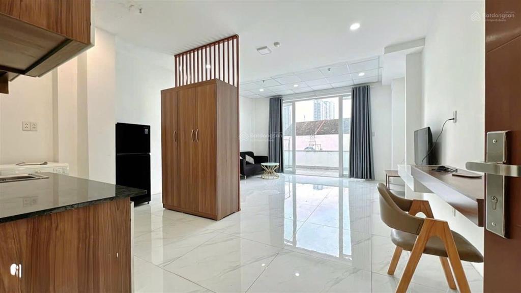 Cho thuê căn hộ studio ban công lớn 55m2 ntcb ngay đề thám  bến thành.  0929 292 ***