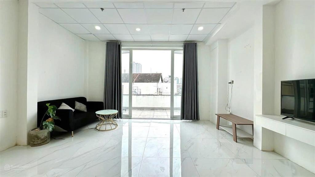 Cho thuê căn hộ studio ban công lớn 55m2 ntcb ngay đề thám  bến thành.  0929 292 ***