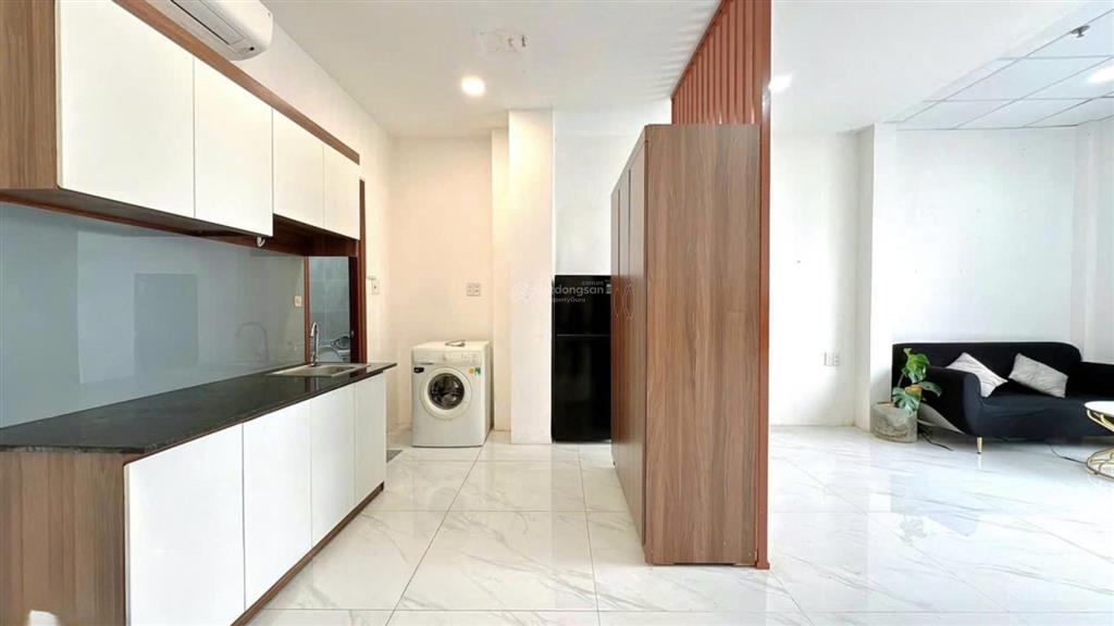 Cho thuê căn hộ studio ban công lớn 55m2 ntcb ngay đề thám  bến thành.  0929 292 ***