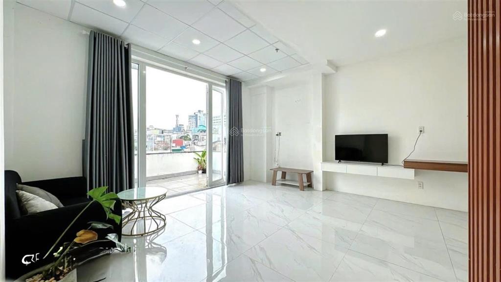 Cho thuê căn hộ studio ban công lớn 55m2 ntcb ngay đề thám  bến thành.  0929 292 ***
