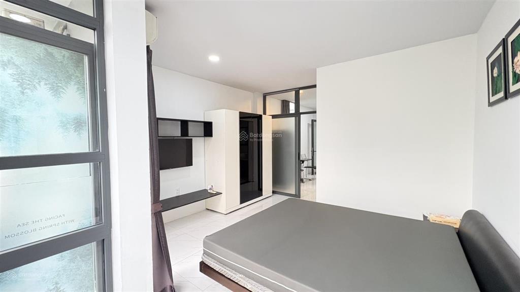 Cho thuê căn hộ 1pn balcony mặt tiền bờ kè trường sa cực chill. thang máy hầm xe chỉ 10 tr/tháng