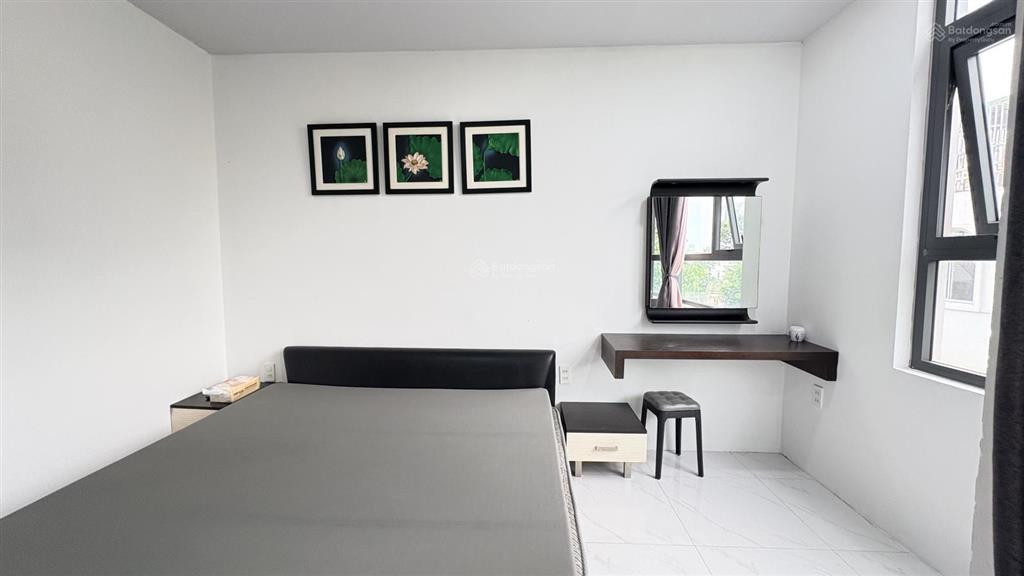 Cho thuê căn hộ 1pn balcony mặt tiền bờ kè trường sa cực chill. thang máy hầm xe chỉ 10 tr/tháng