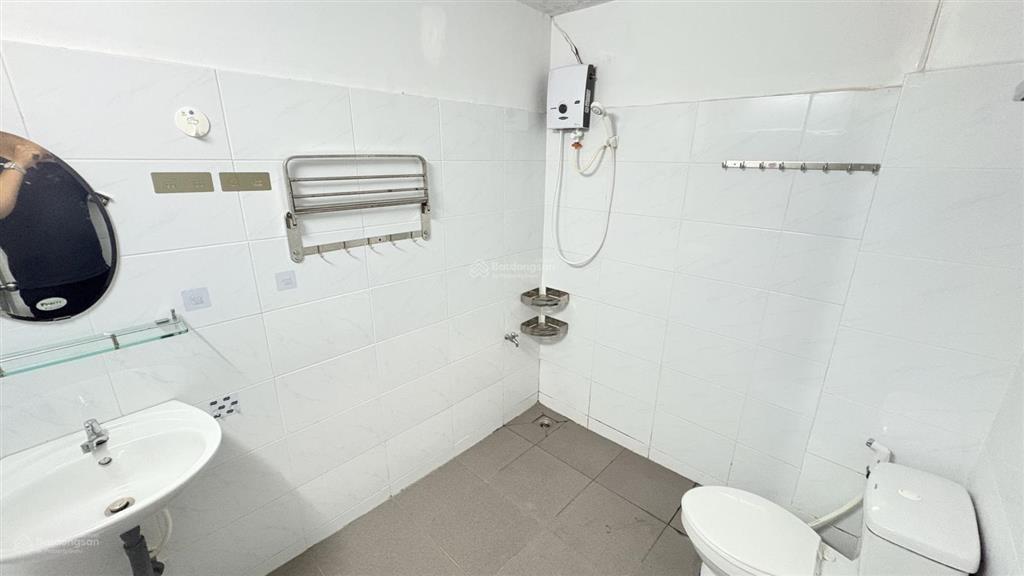 Cho thuê căn hộ 1pn balcony 45m2 full tiện nghi ngay chợ tân định  q1.  0929 292 ***