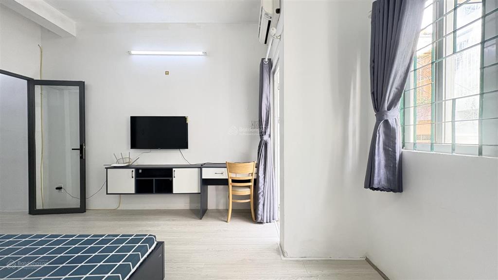 Cho thuê căn hộ 1pn balcony 45m2 full tiện nghi ngay chợ tân định  q1.  0929 292 ***