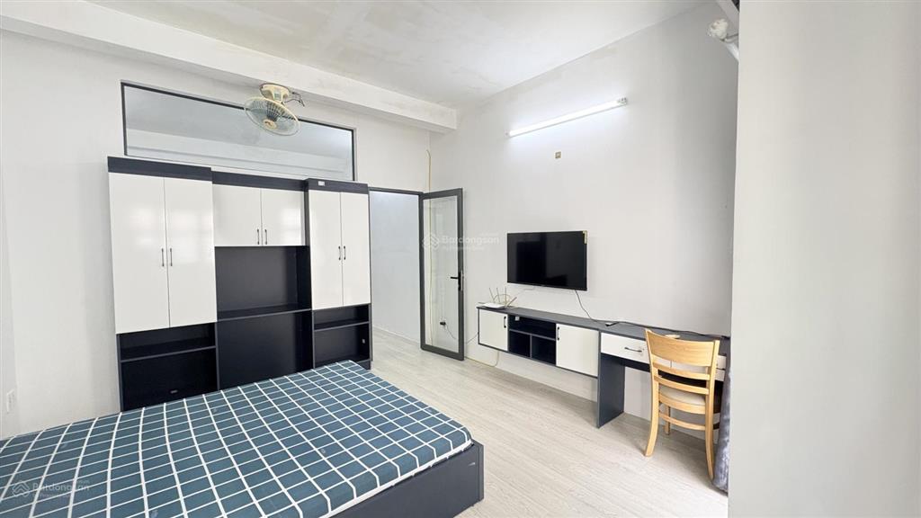 Cho thuê căn hộ 1pn balcony 45m2 full tiện nghi ngay chợ tân định  q1.  0929 292 ***