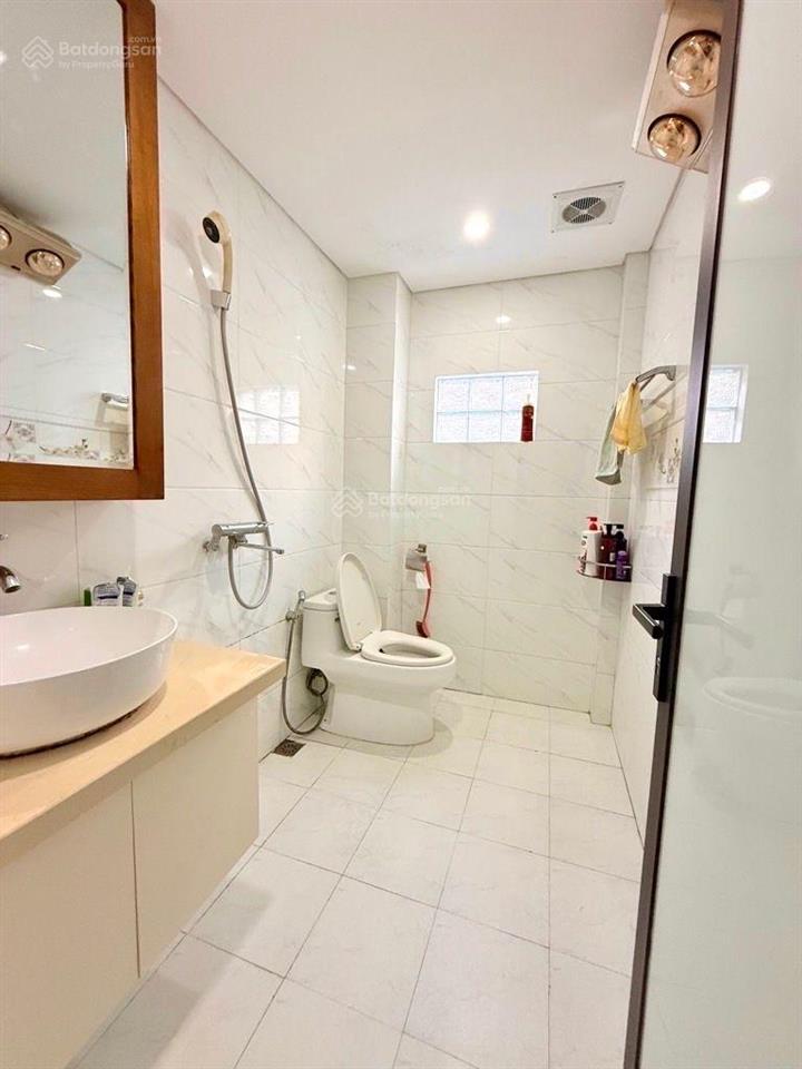 Bán nhà ngụy như kon tum, diện tích rộng, nhà đẹp, gara ô tô, vỉa hè ngõ rộng, 60m2, hơn 13 tỷ