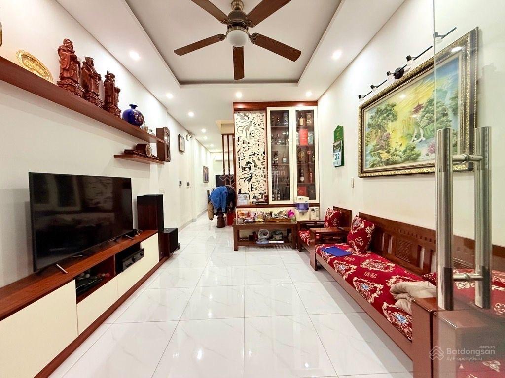 Bán nhà ngụy như kon tum, diện tích rộng, nhà đẹp, gara ô tô, vỉa hè ngõ rộng, 60m2, hơn 13 tỷ