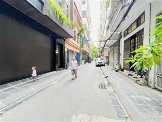 Bán nhà vũ trọng phụng, ô tô đỗ cửa, view sân chung cư, sát mặt phố, 35m2, giá bán 6,9 tỷ