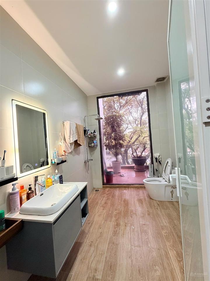 Chính chủ nhờ bán shophouse 5 tầng hai mặt tiền nguyễn sinh sắc sổ hồng cc kèm nội thất cao cấp