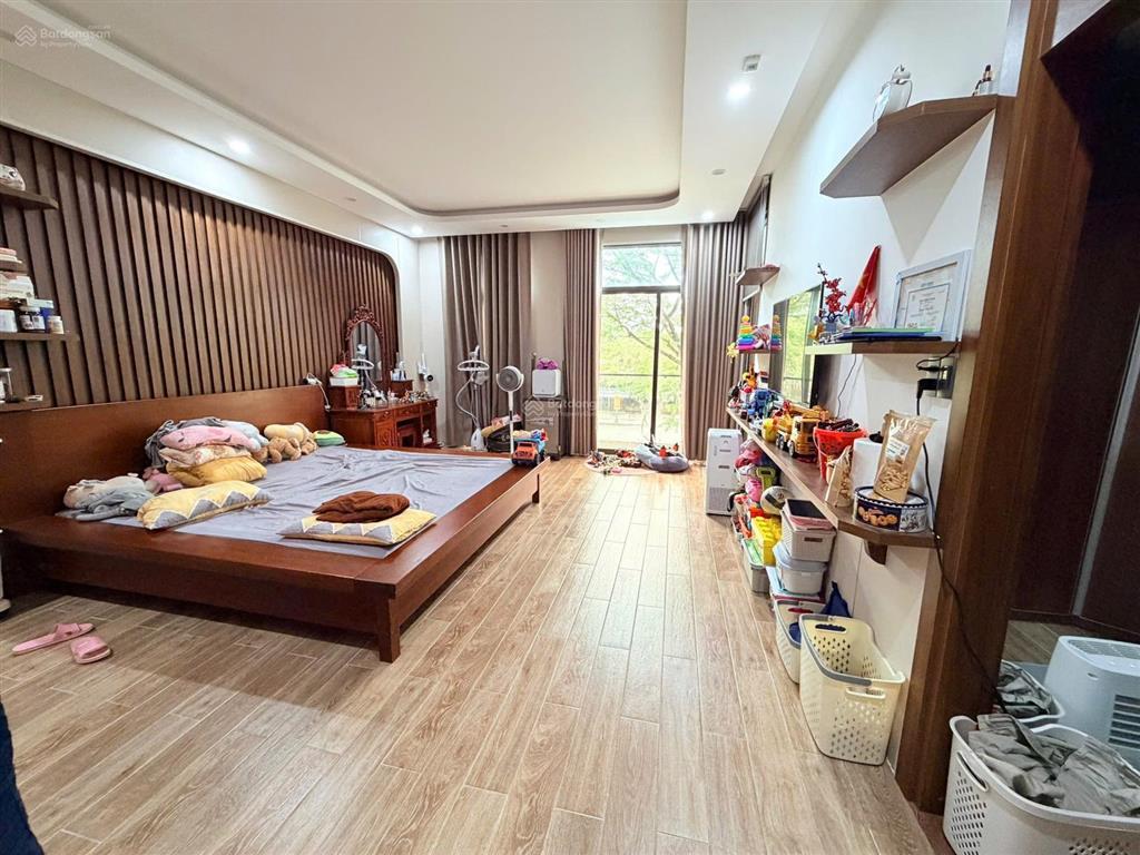 Chính chủ nhờ bán shophouse 5 tầng hai mặt tiền nguyễn sinh sắc sổ hồng cc kèm nội thất cao cấp