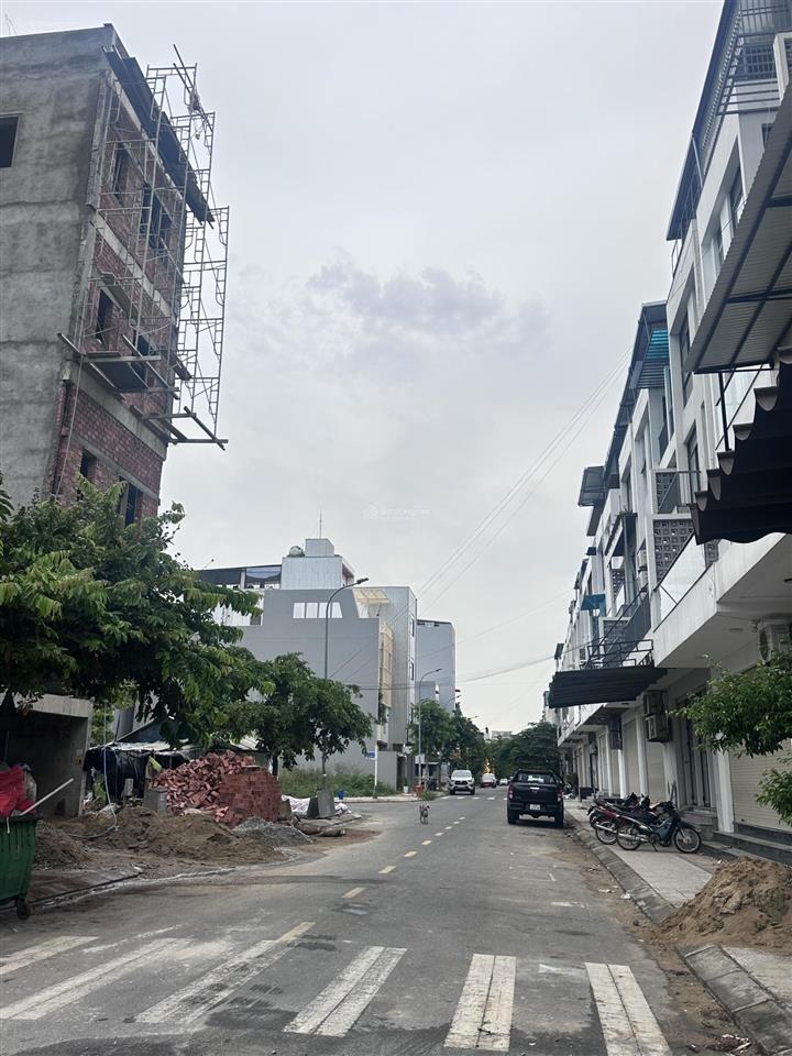 Lô góc 146,5m² gần biển, 2 mặt tiền đường 7,5m điện âm khu đô thị e kim long đối diện tt quận lc