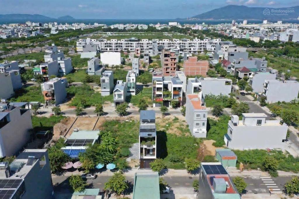 Lô góc 146,5m² gần biển, 2 mặt tiền đường 7,5m điện âm khu đô thị e kim long đối diện tt quận lc