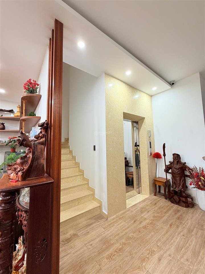 Chính chủ bán rẻ căn shophouse 4,5 tầng 2 mặt tiền đường nguyễn sinh sắc trục thương mại