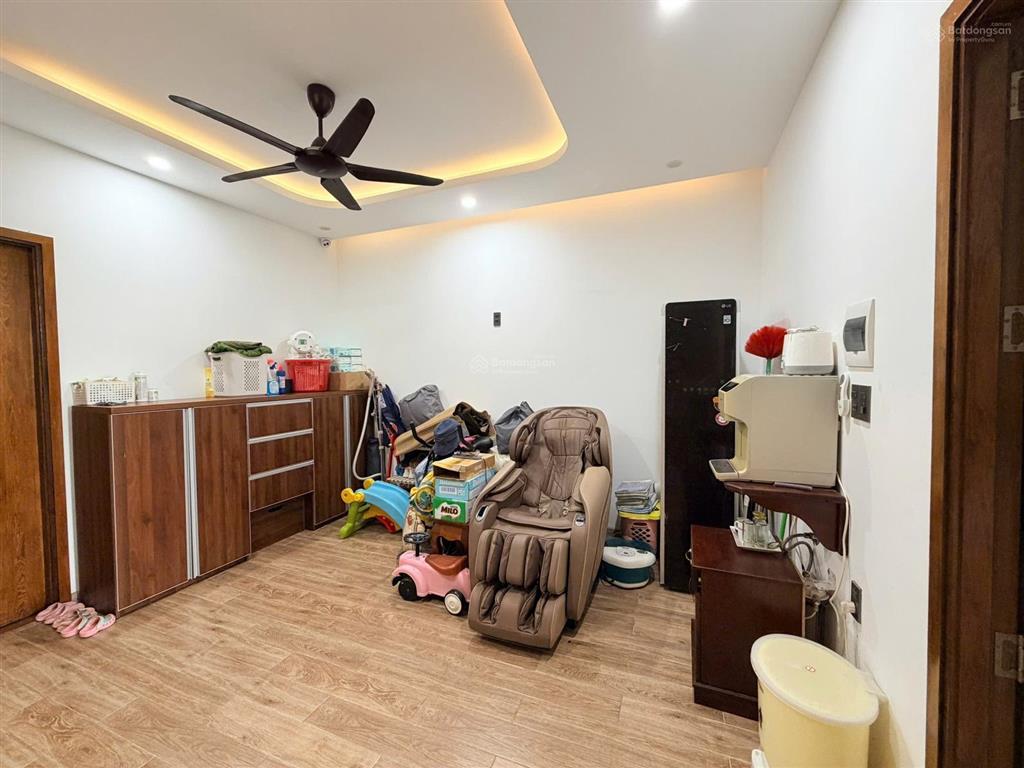 Chính chủ bán rẻ căn shophouse 4,5 tầng 2 mặt tiền đường nguyễn sinh sắc trục thương mại
