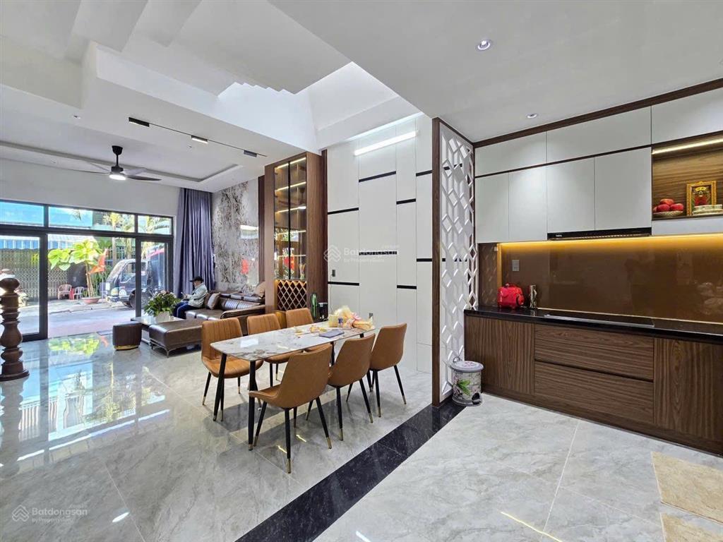 Nhà 3 tầng mới full nội thất giá hời liên chiểu gần biển