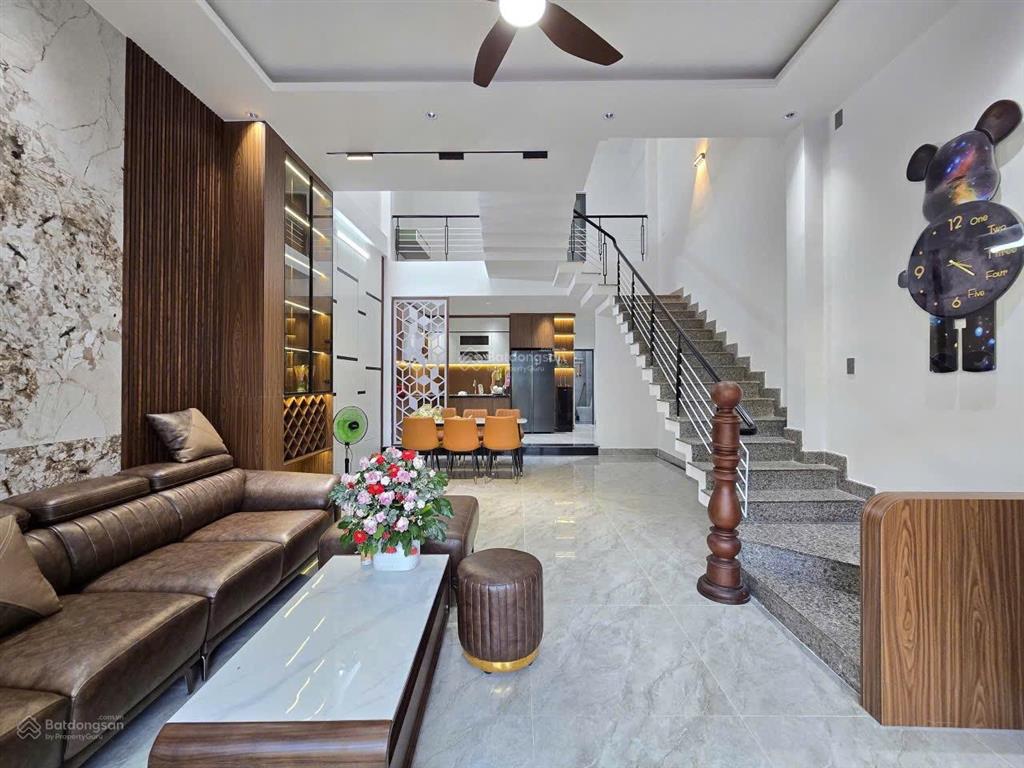 Nhà 3 tầng mới full nội thất giá hời liên chiểu gần biển