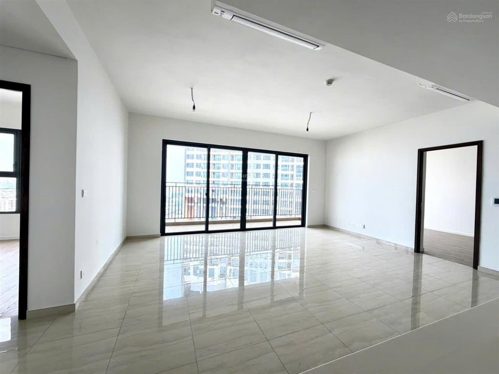 Chính chủ bán nhanh căn 3pn, 3wc the infiniti dt 135m2 giá siêu tốt để chuyển qua mua căn 4pn