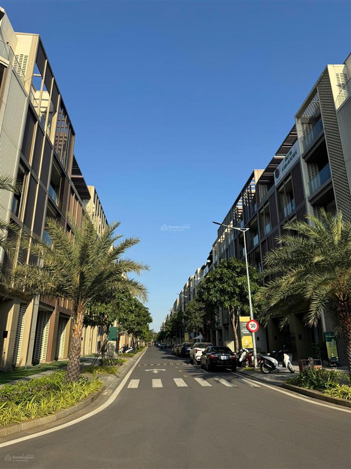 Bán lỗ 9 tỷ căn nhà phố soho the globall city trục đường lớn rộng 20m đã có sổ hồng công riêng