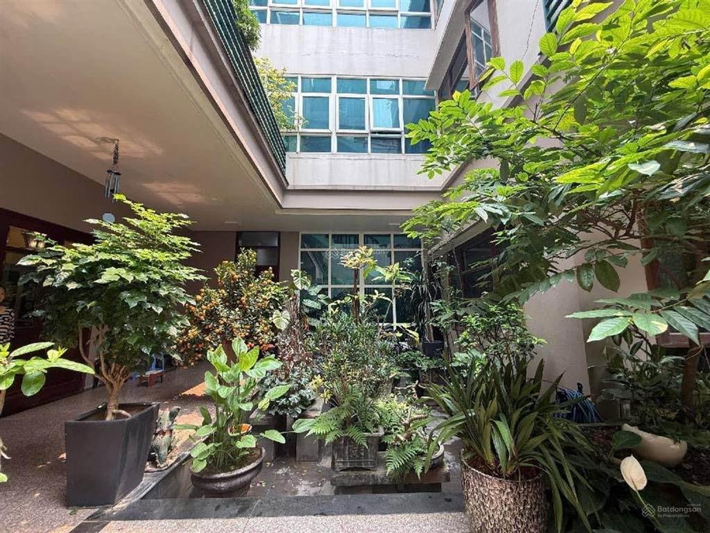 Bán nhà riêng 271m2, 57 tỷ tại lạc long quân, nhật tân, tây hồ