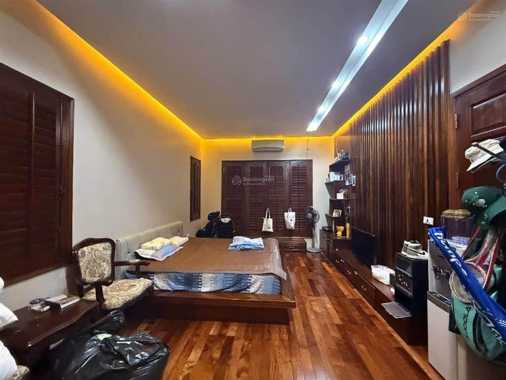 Bán nhà riêng 271m2, 57 tỷ tại lạc long quân, nhật tân, tây hồ