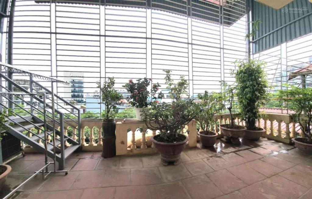 Bán nhà mặt phố ba đình kinh doanh  mặt tiền rộng  vỉ hè siêu to.