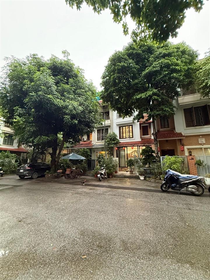 Bán nhà phân lô vip ba đình thang máy 104m an ninh tuyệt đối.