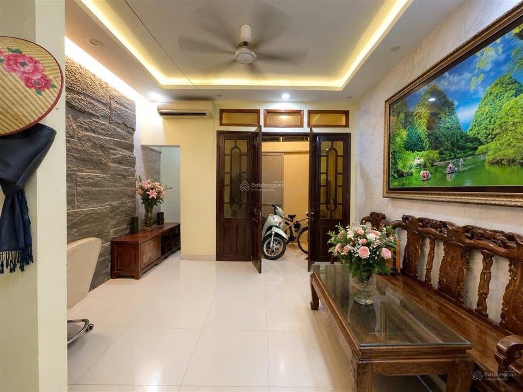 Trung tâm đống đa  hào nam  gần phố  nhà đẹp 4 tầng  công năng đầy đủ  dân trí cao