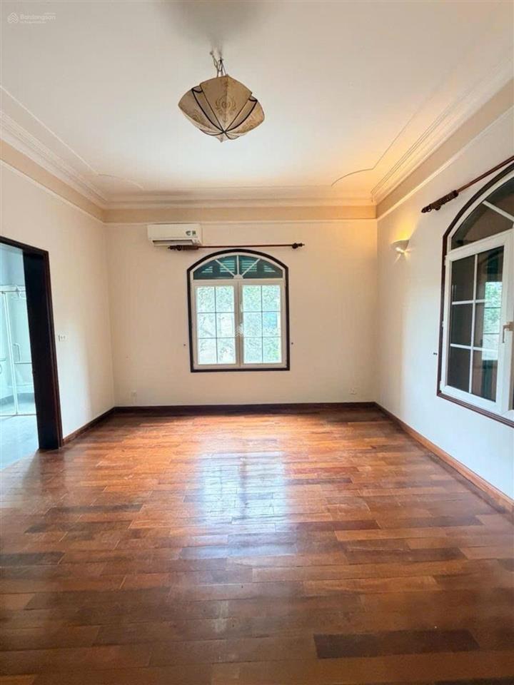 Siêu phẩm biệt thự tây hồ sân vườn giữa lòng phố thị  ô tô vào nhà. 255m² giá 95 tỷ