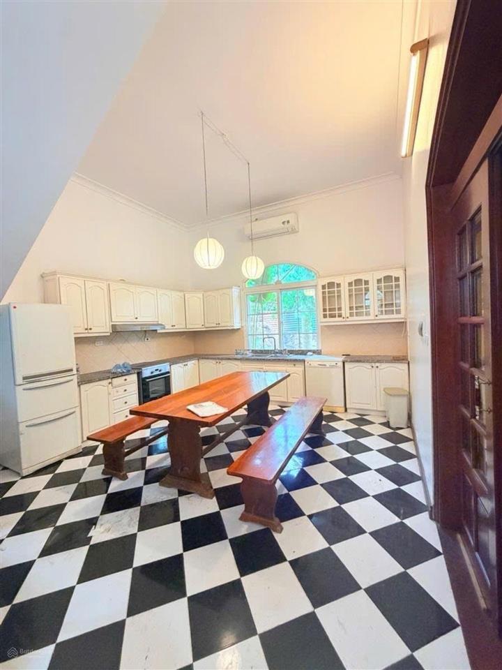 Siêu phẩm biệt thự tây hồ sân vườn giữa lòng phố thị  ô tô vào nhà. 255m² giá 95 tỷ