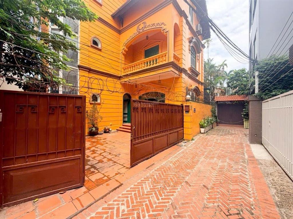Siêu phẩm biệt thự tây hồ sân vườn giữa lòng phố thị  ô tô vào nhà. 255m² giá 95 tỷ