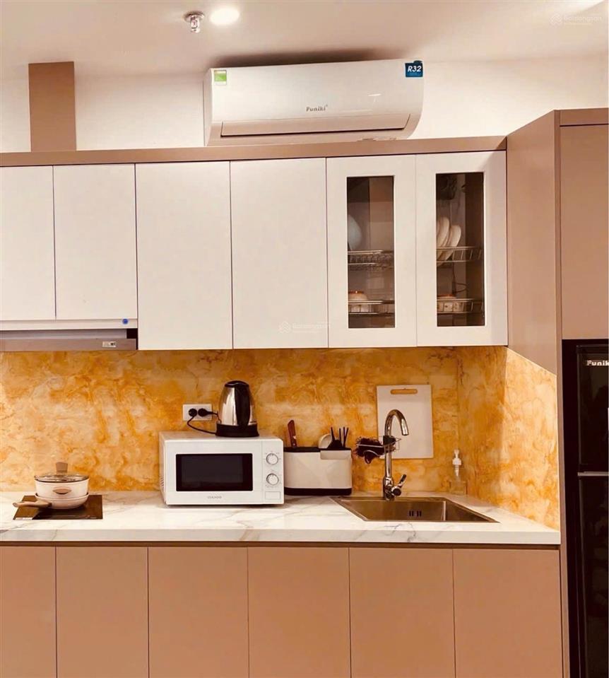 Toà căn hộ dịch vụ ba đình (cũ) dòng tiền khủng 180tr/1 tháng, ngõ thông thoáng gần ô tô.