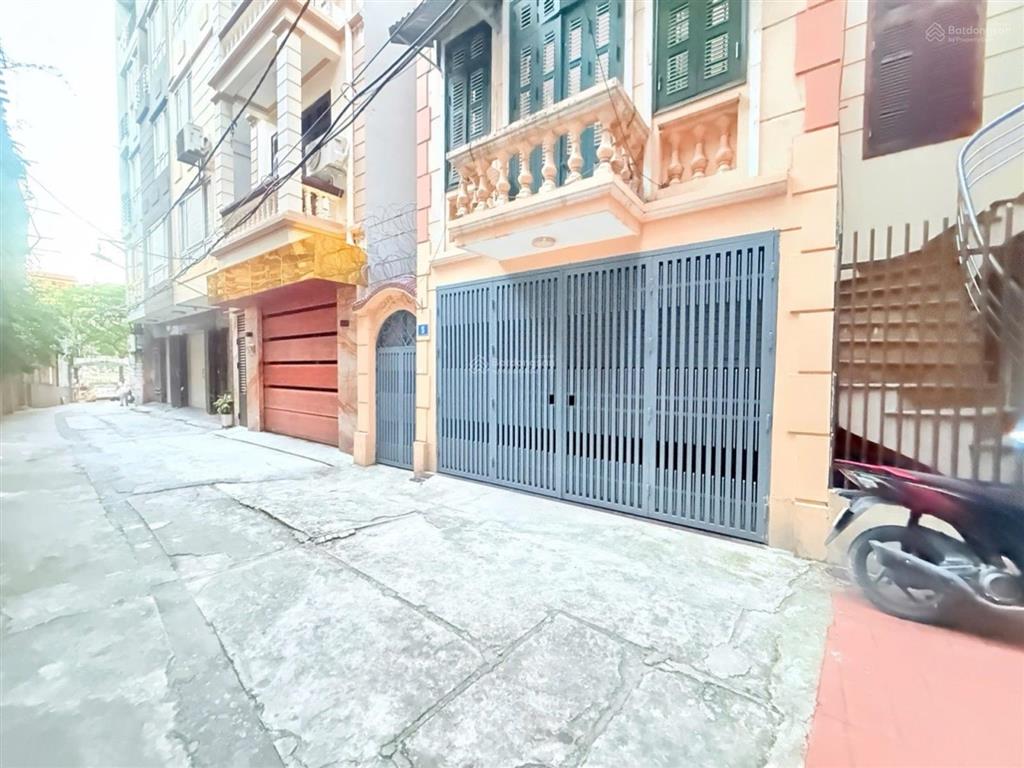 Bán nhà phân lô cầu giấy  ô tô tránh  3 thoáng  an ninh tuyệt đối  70m2